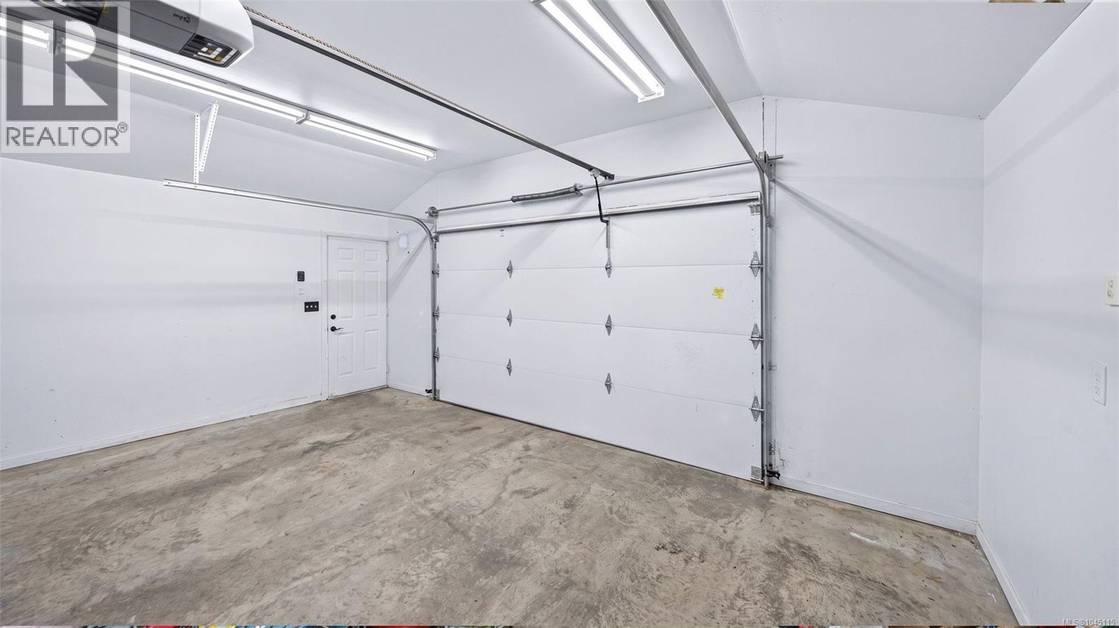 9 Camden Ave - 31
