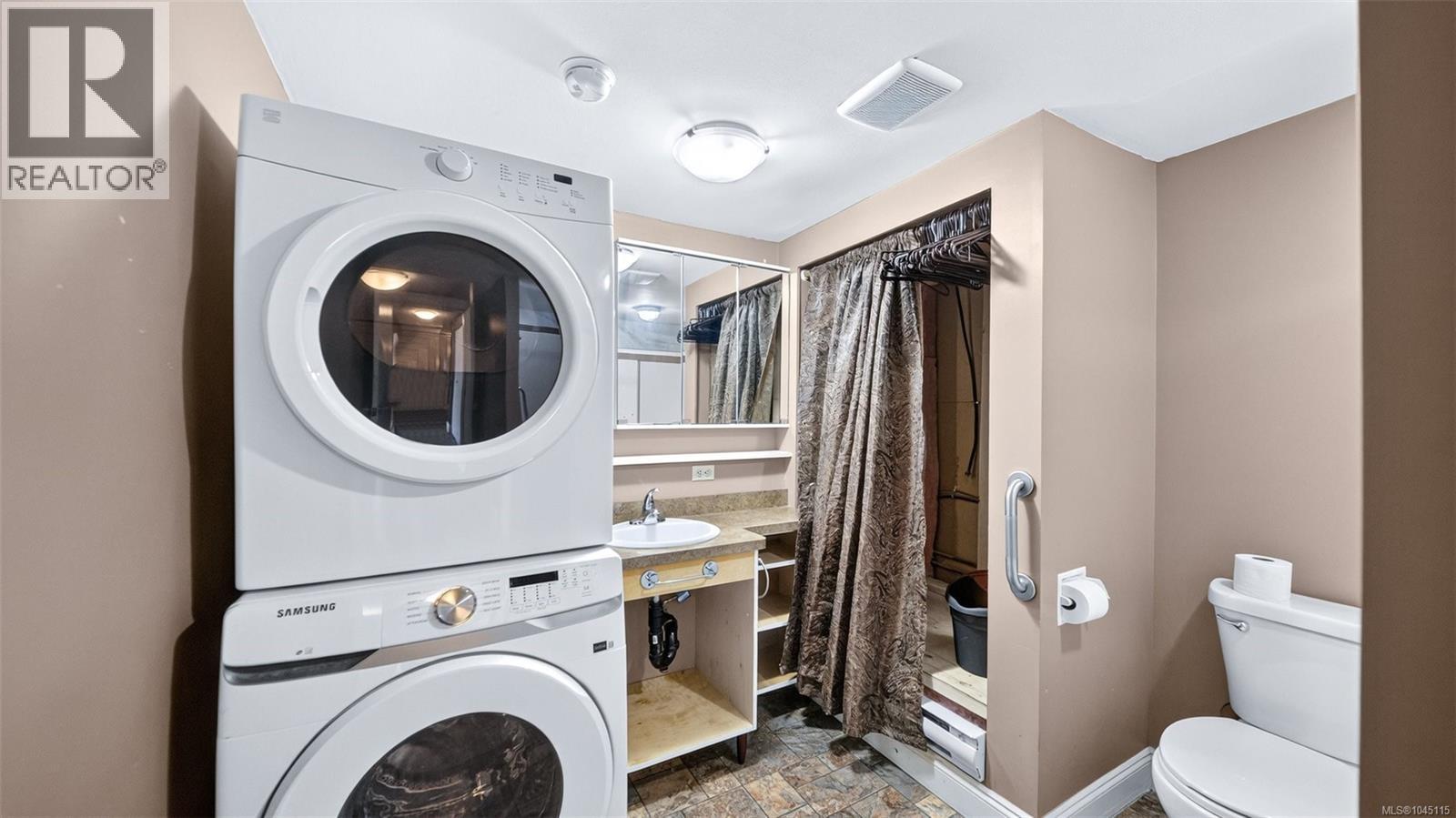 9 Camden Ave - 39