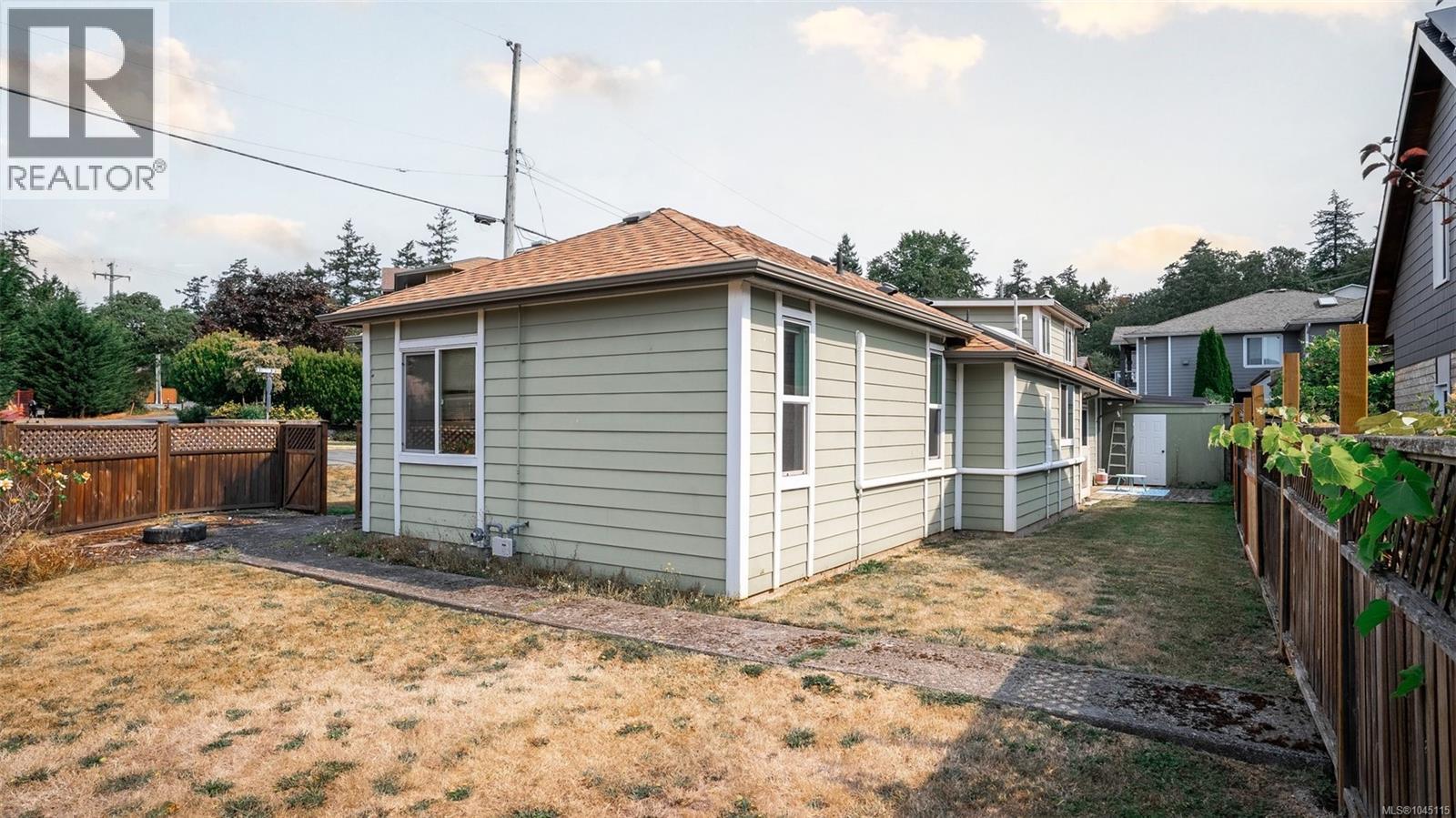 9 Camden Ave - 9