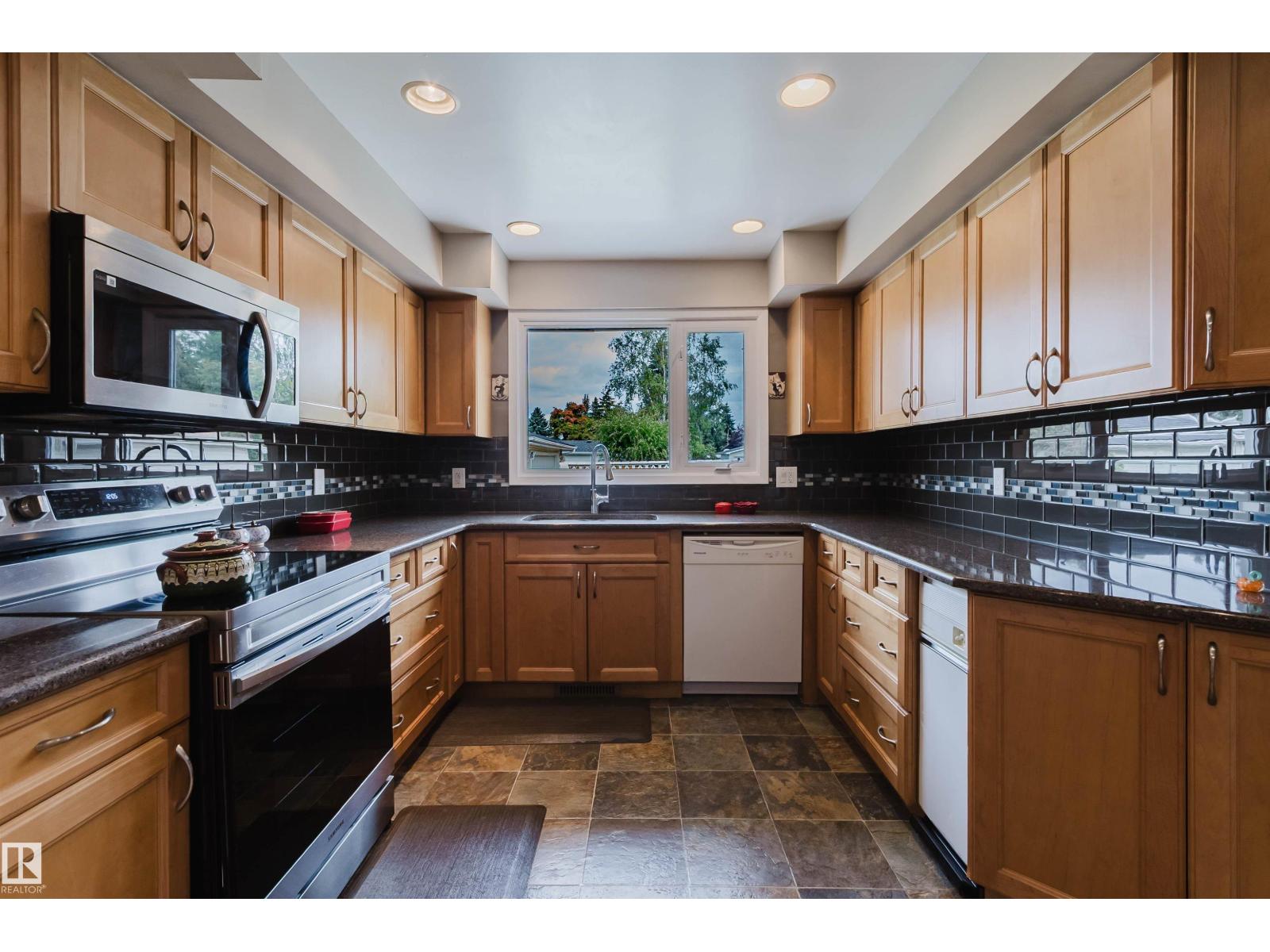 11736 35A AV NW - 17