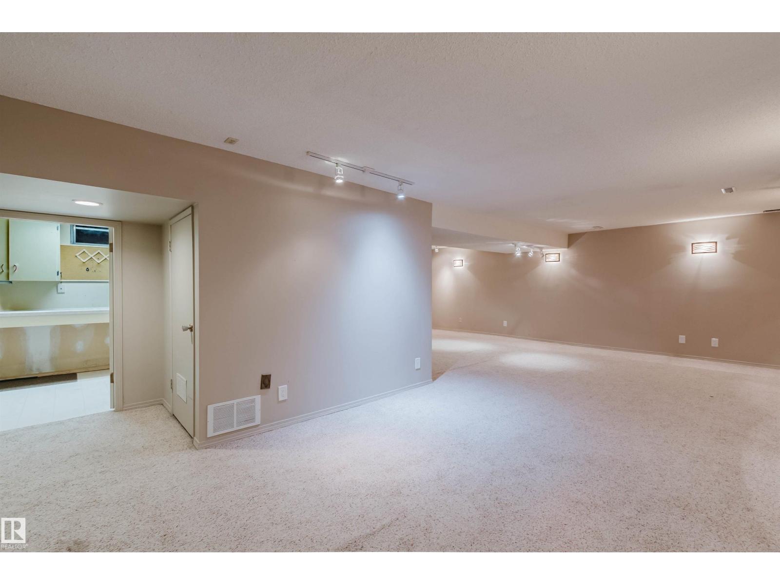 11736 35A AV NW - 48