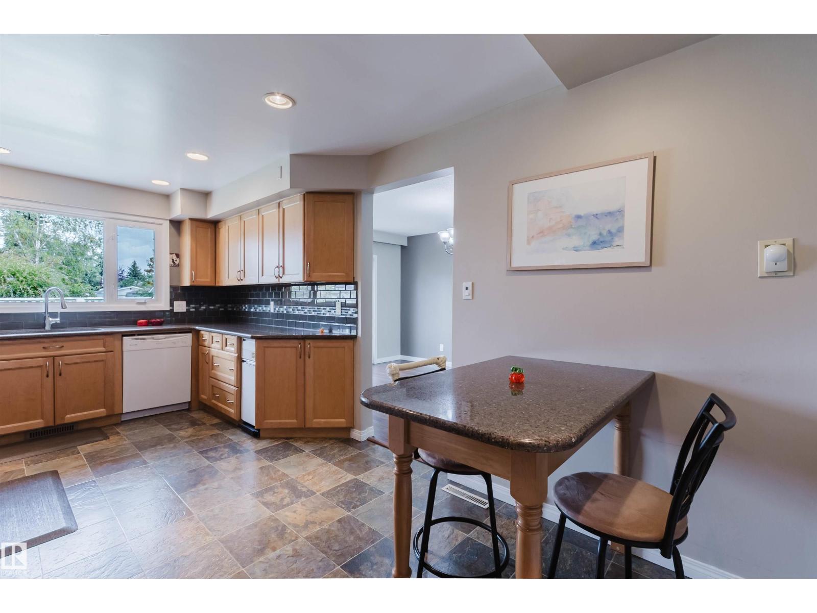 11736 35A AV NW - 16