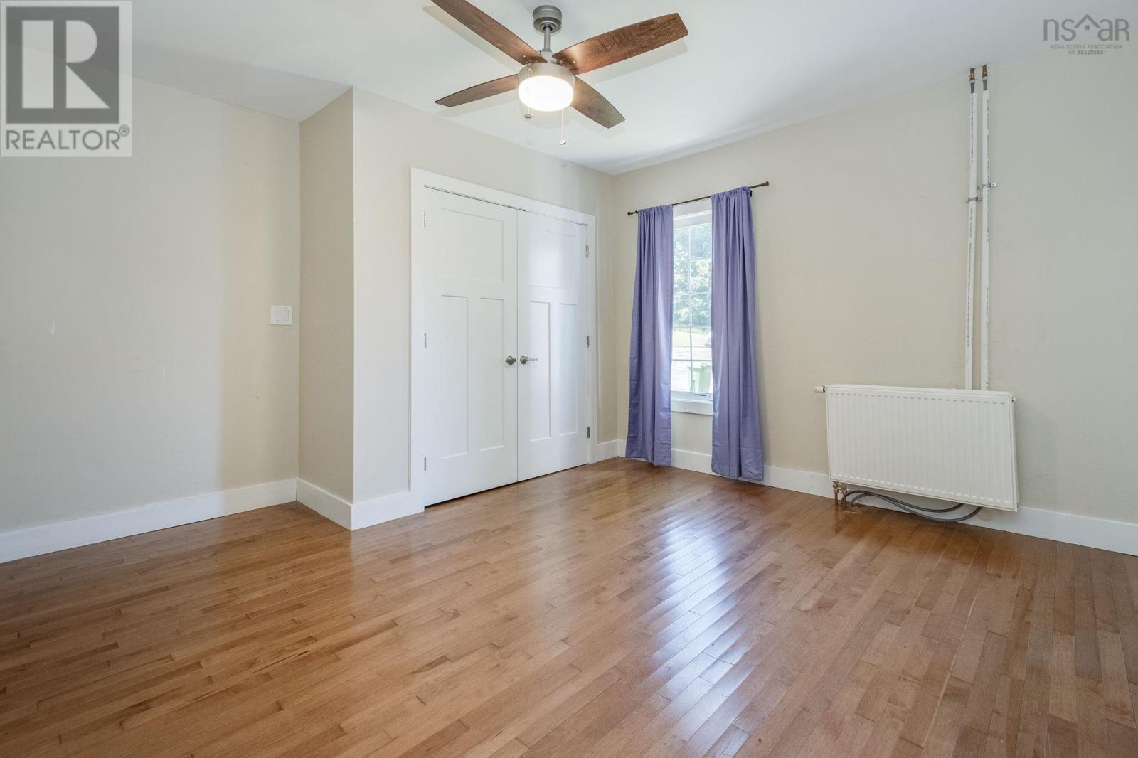 Property 16 of 27 of 33 Mechanic Street