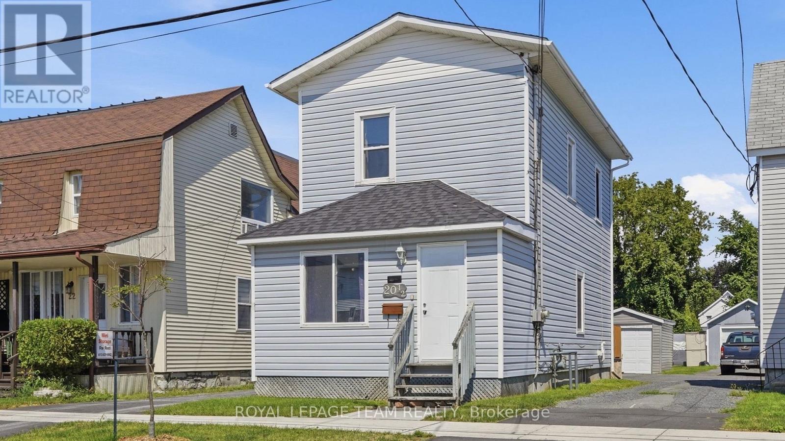 20 1/2 LAWRENCE AVENUE - 3