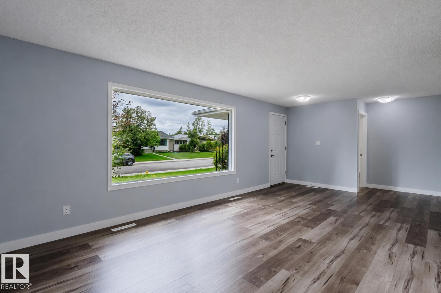 11420 46 AV NW, Malmo Plains, Edmonton photo 4