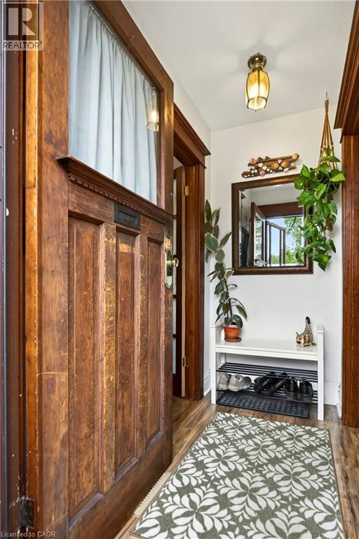 94 EDGEMONT Street N - 8