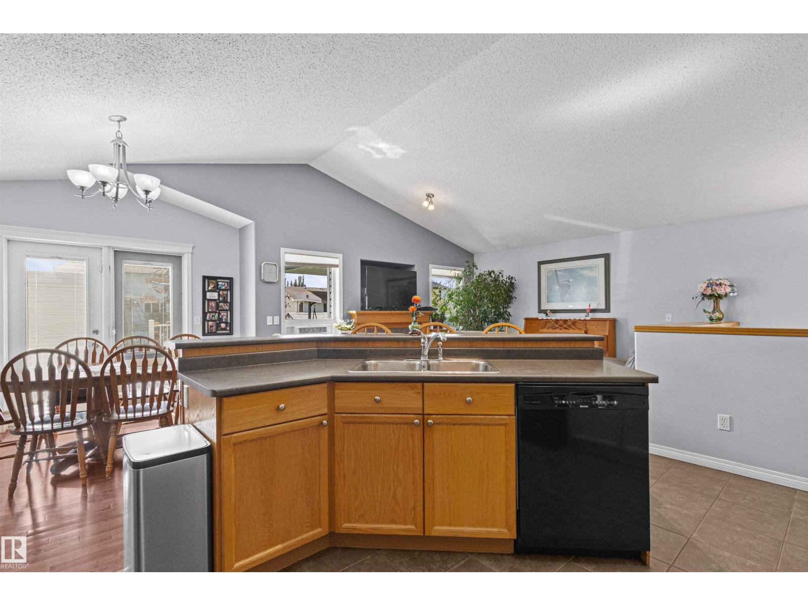 374 Paquin ST - Image 6