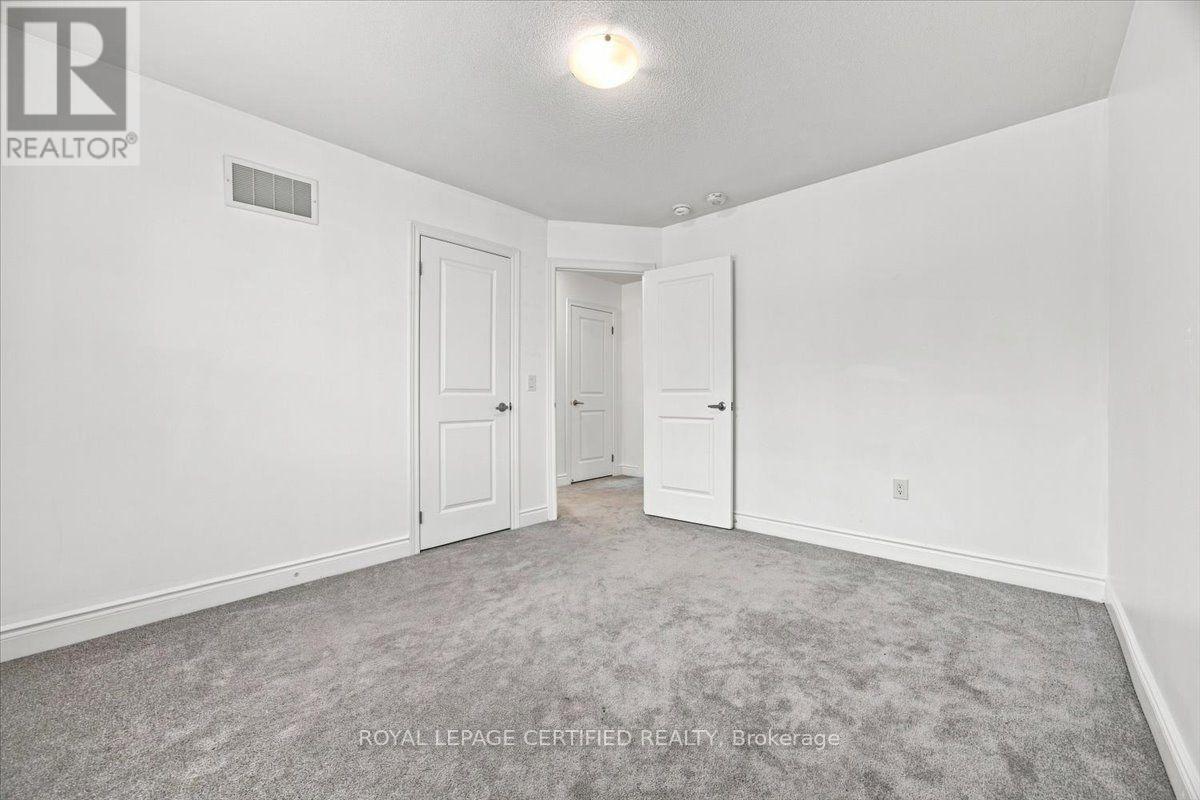 66 STATELY DRIVE - Image 36