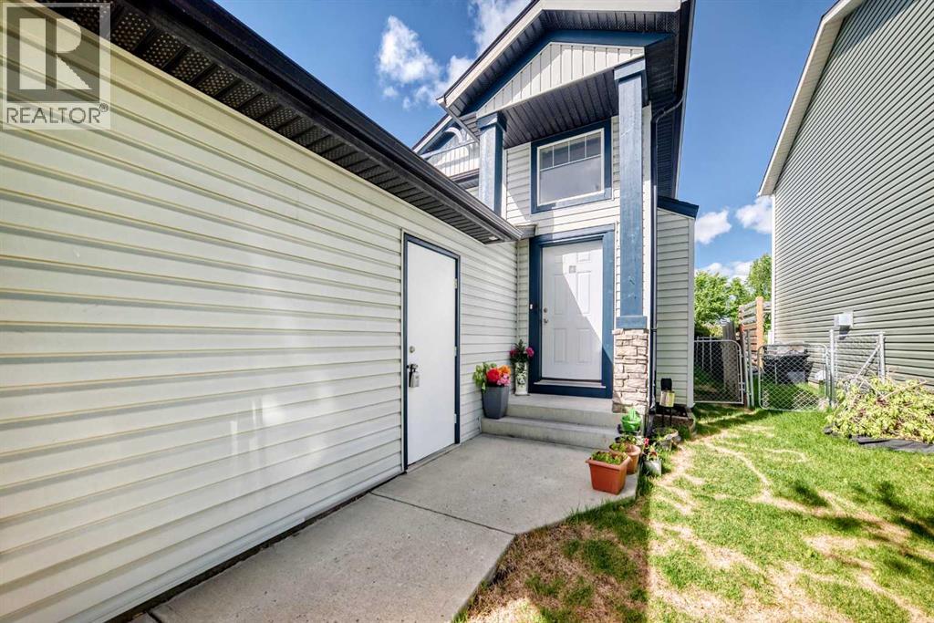 30 Covehaven View NE, Coventry Hills, Calgary photo 2