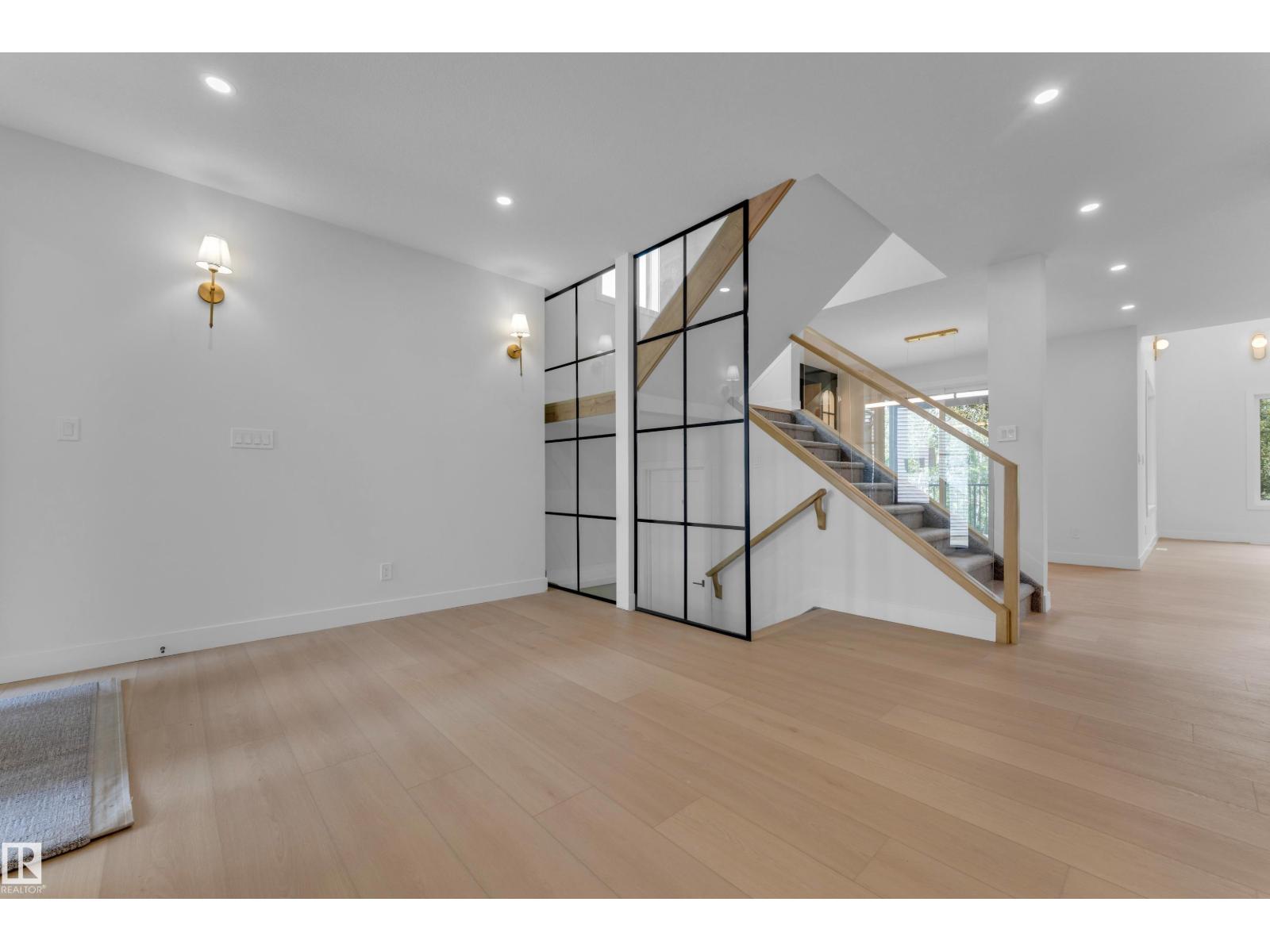 2408 1 AV SW - 16