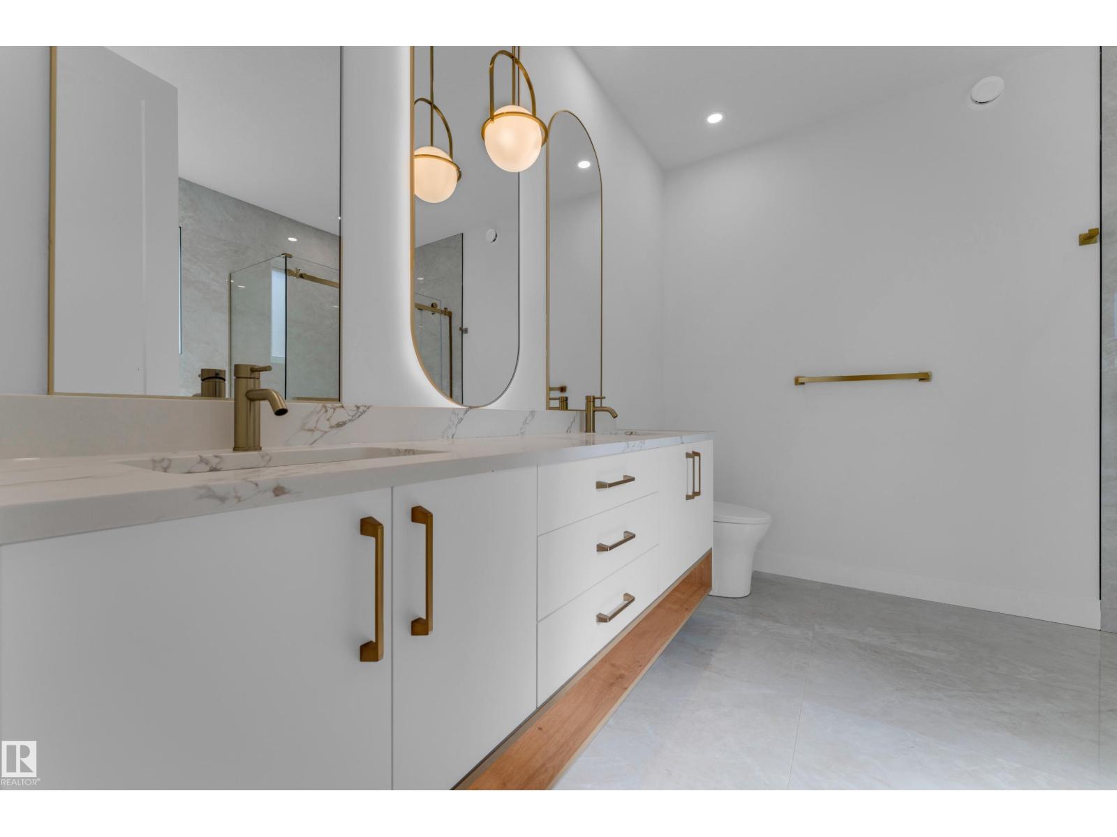 2408 1 AV SW - Image 38
