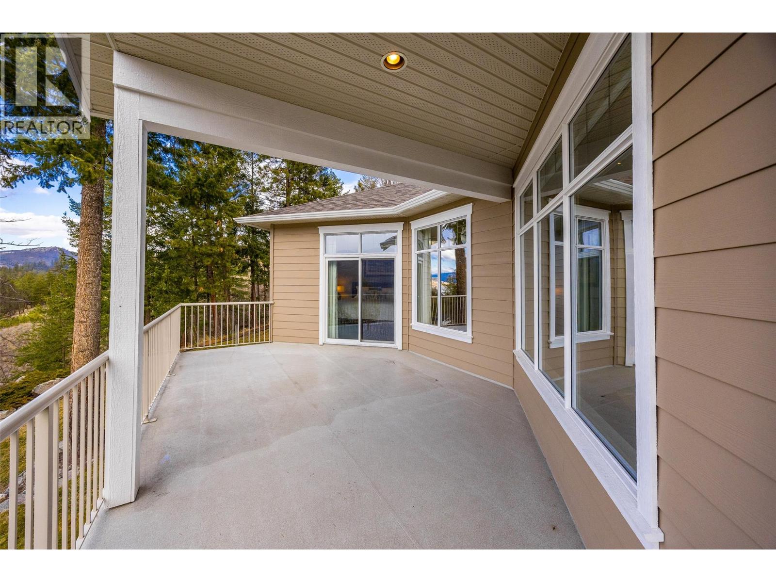 10726 Nighthawk Road Unit# 60, Lake Country