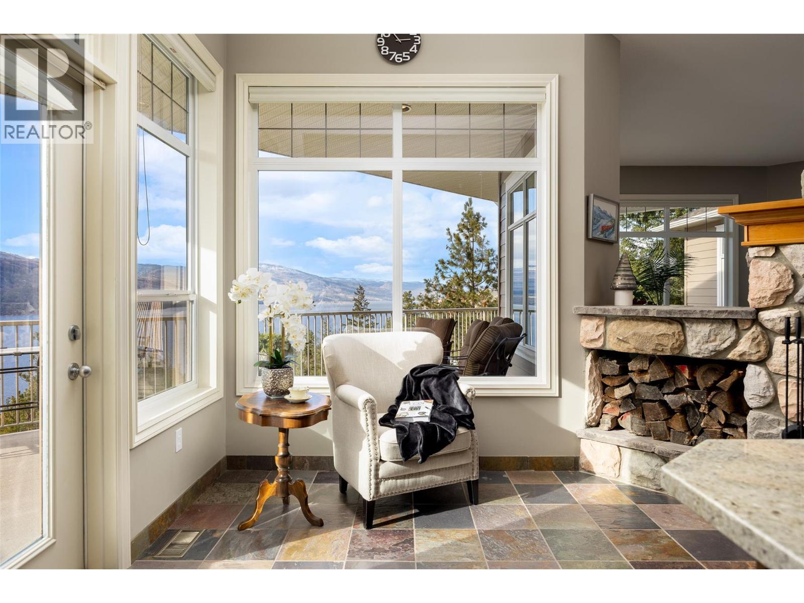 10726 Nighthawk Road Unit# 60, Lake Country