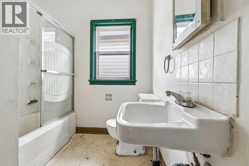 1228 Bantry Street Northeast - Photo 7