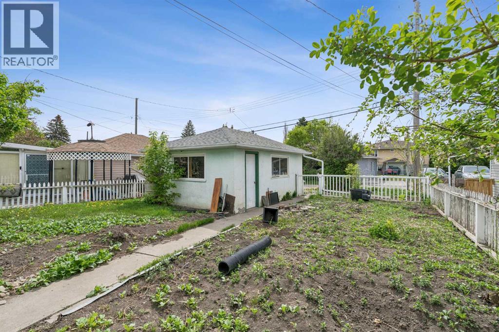 1228 Bantry Street Northeast - Photo 12