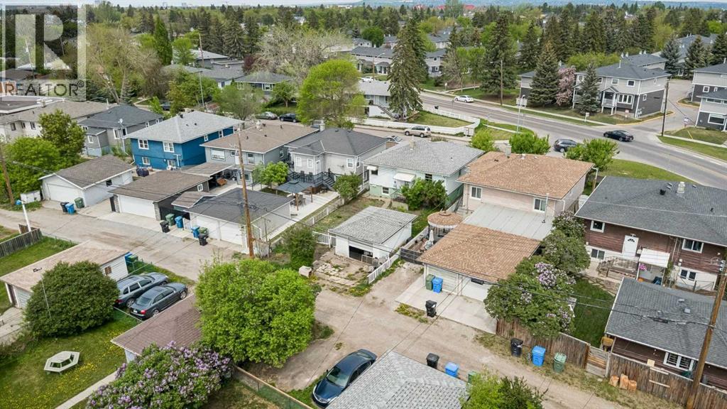 1228 Bantry Street Northeast - Photo 18