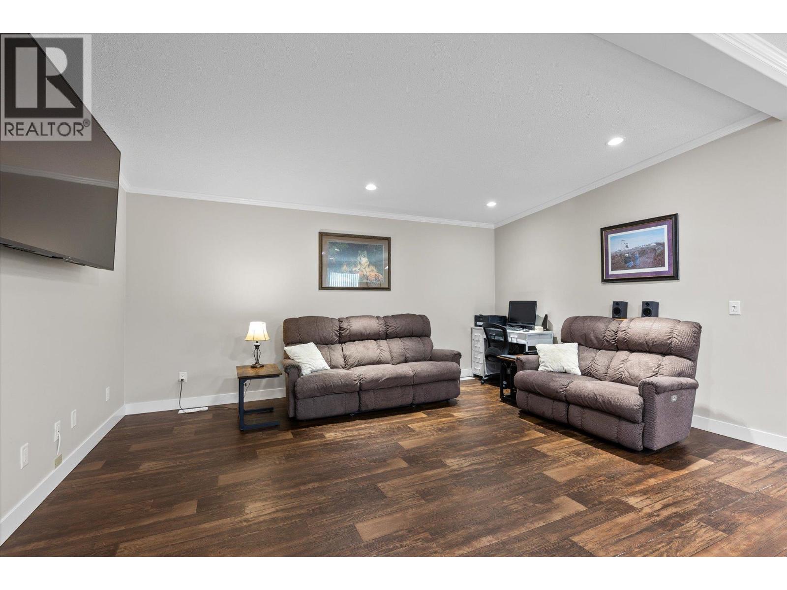 #402 3591 Old Vernon Road - 10