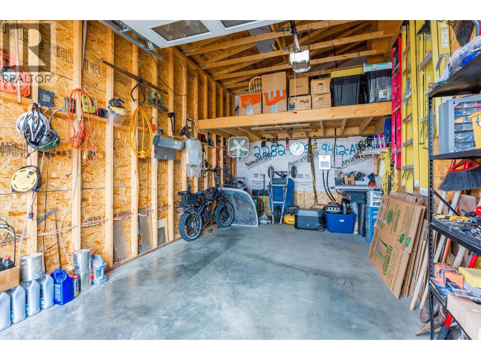 #402 3591 Old Vernon Road - 25