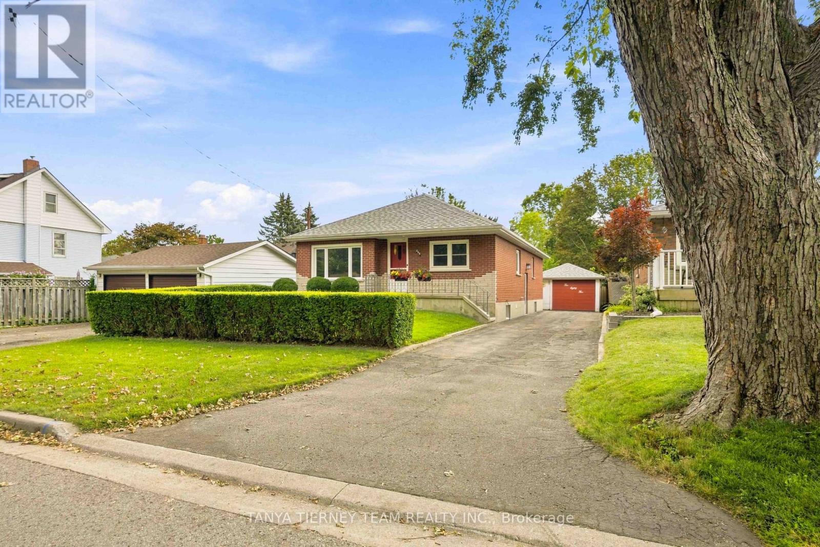 285 MURIEL AVENUE - 1