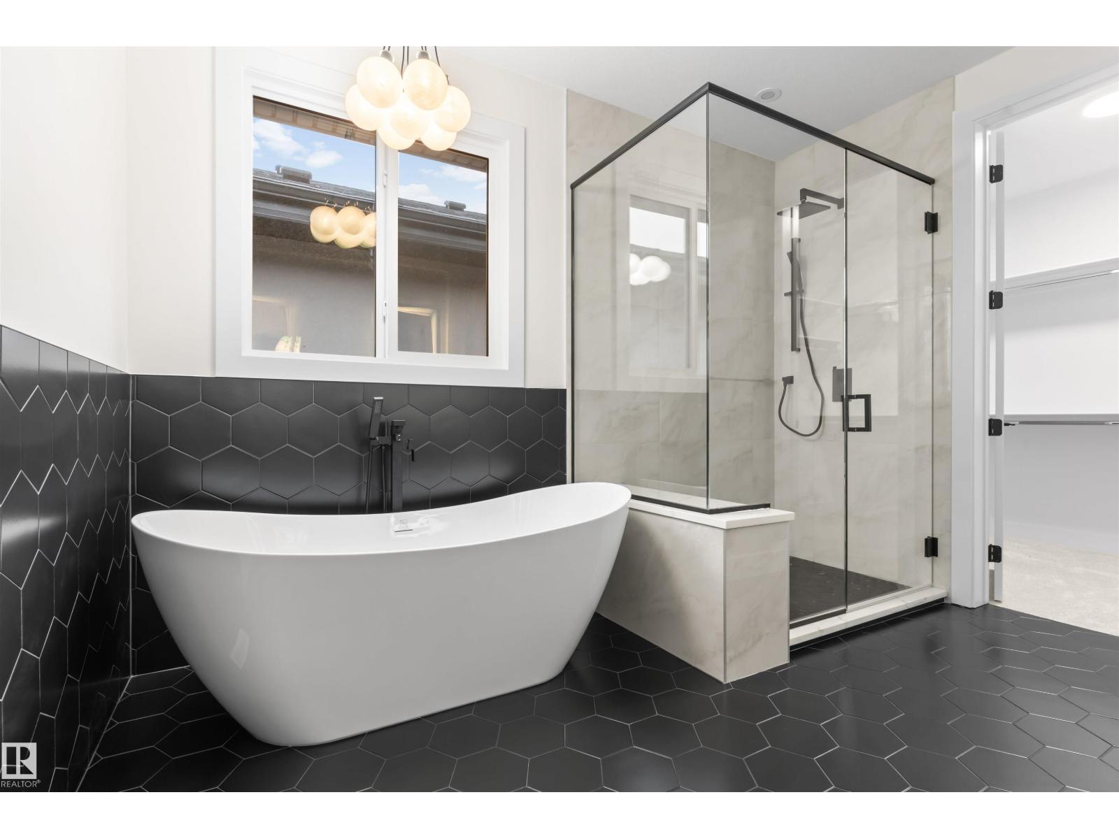 204 Falcon Crescent - 8