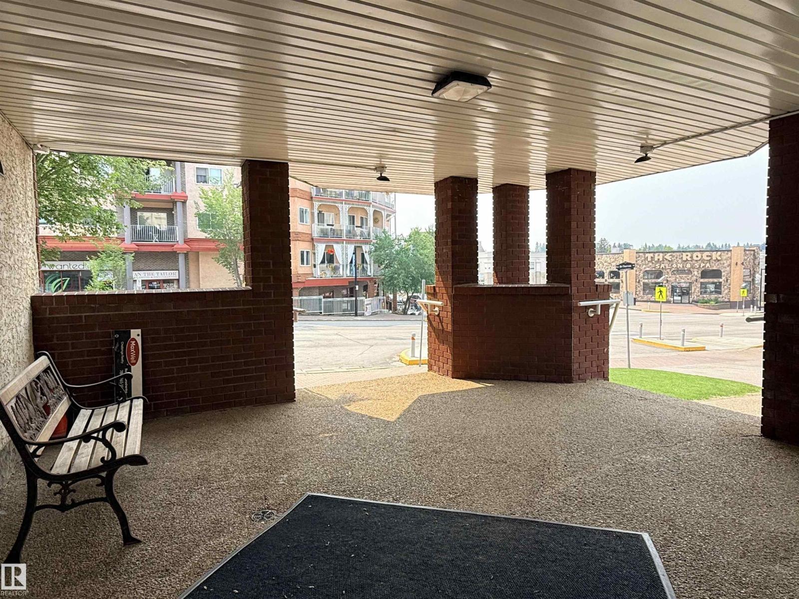 #403 3 PERRON ST - Image 28