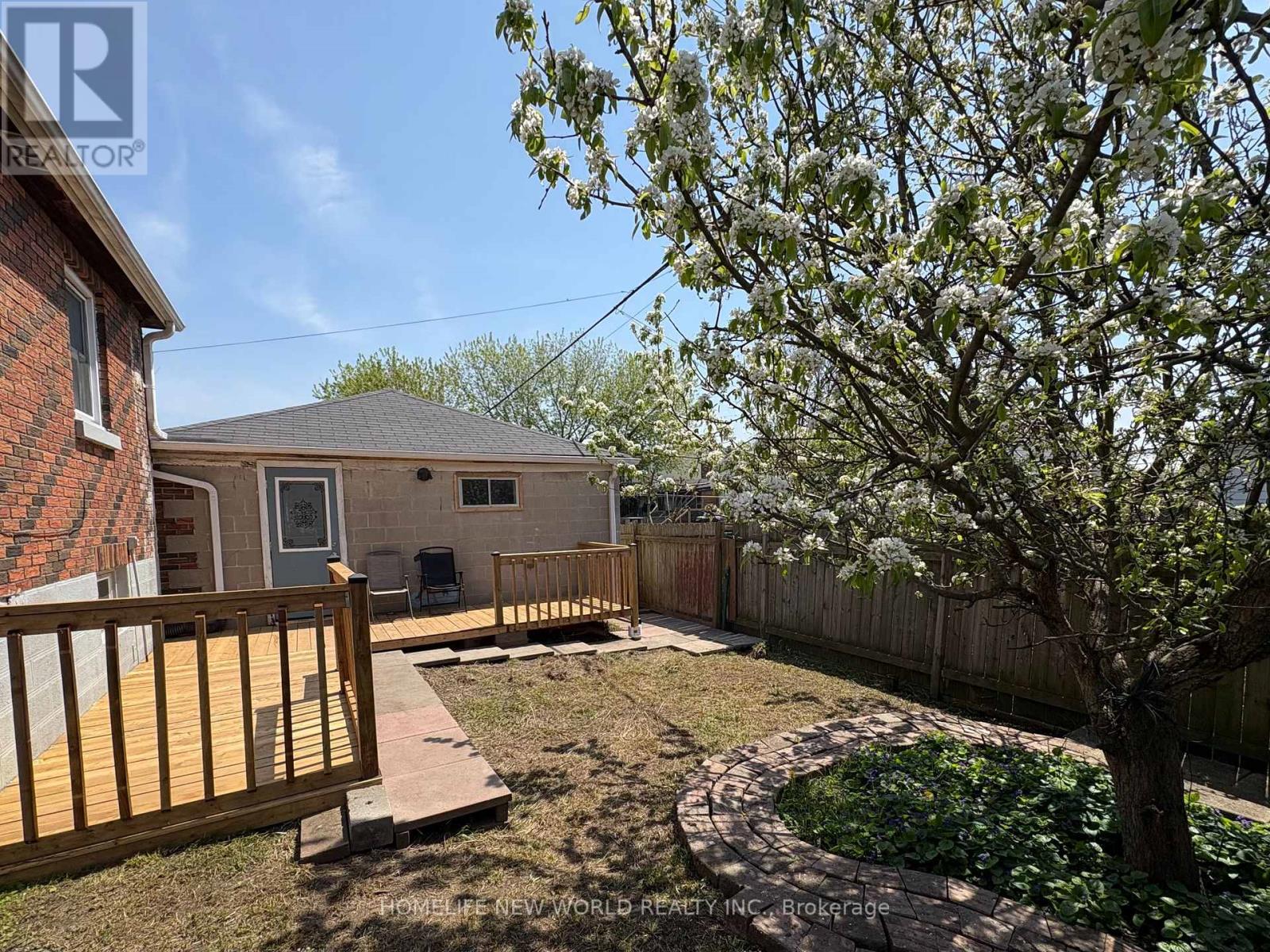 137 BANTING AVENUE - Image 39