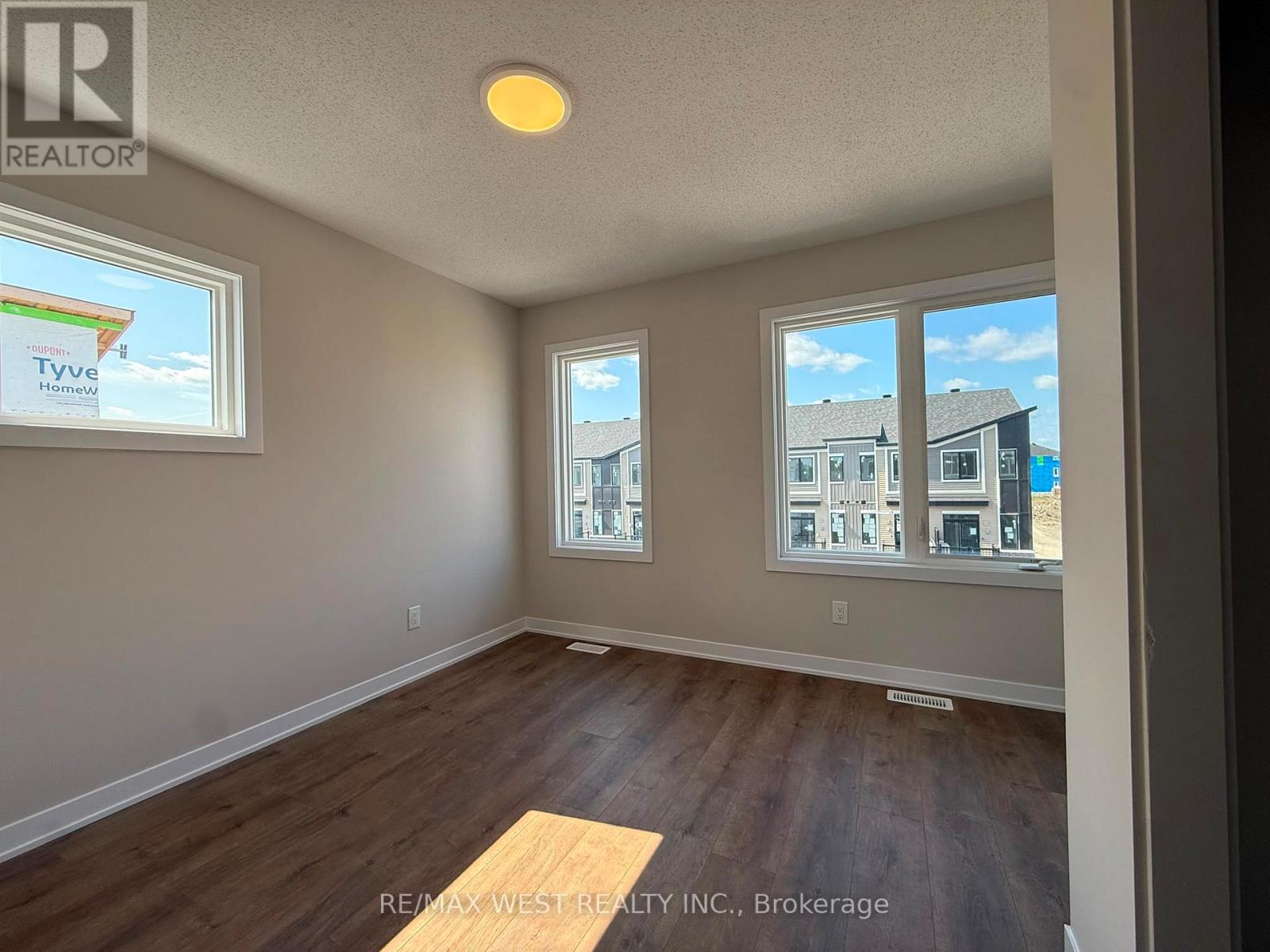 3 Bed, 2 Bath House for Rent in Ottawa – 795 UTOPIE PRIVATE, Ottawa – MLS# X13659756 - Image 16