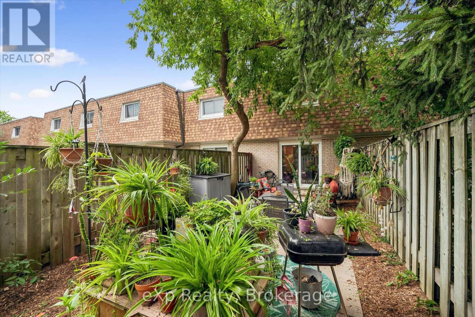 #16 383 EDINBURGH ROAD S - 31