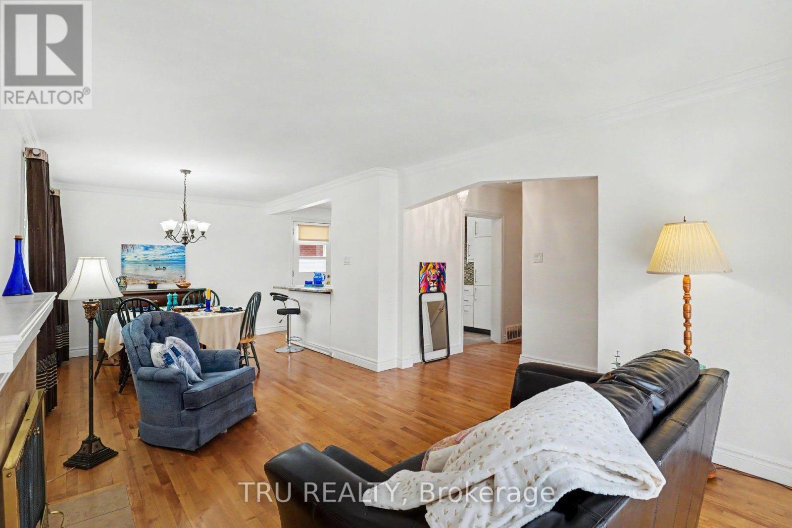 1908 SAUNDERSON DRIVE - 6