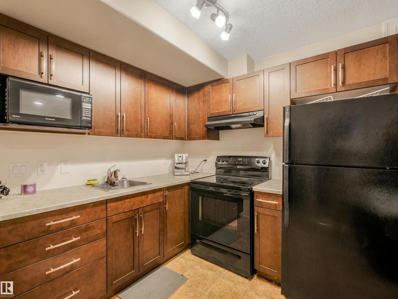 10230 148 ST NW - Image 32