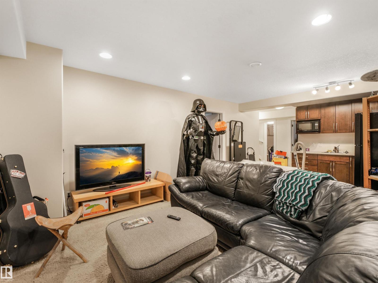 10230 148 ST NW - 36
