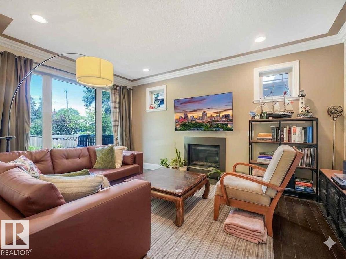 10230 148 ST NW - 8