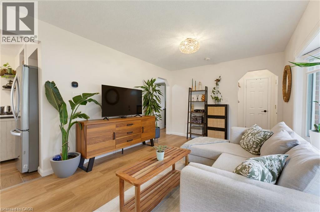 66 SCRIMGER Avenue - Image 8
