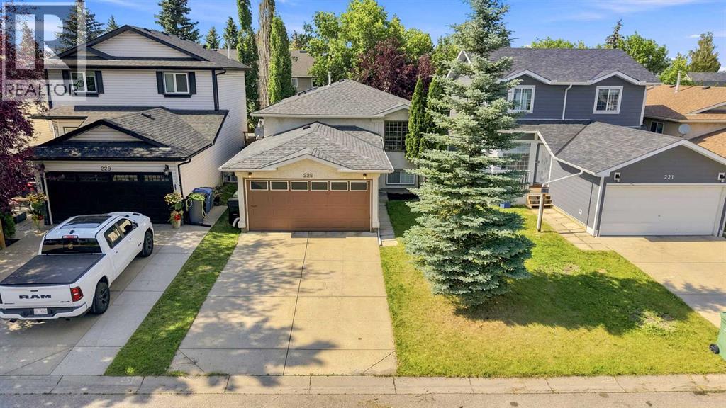 225 Harvest Glen Place NE, Harvest Hills, Calgary photo 1