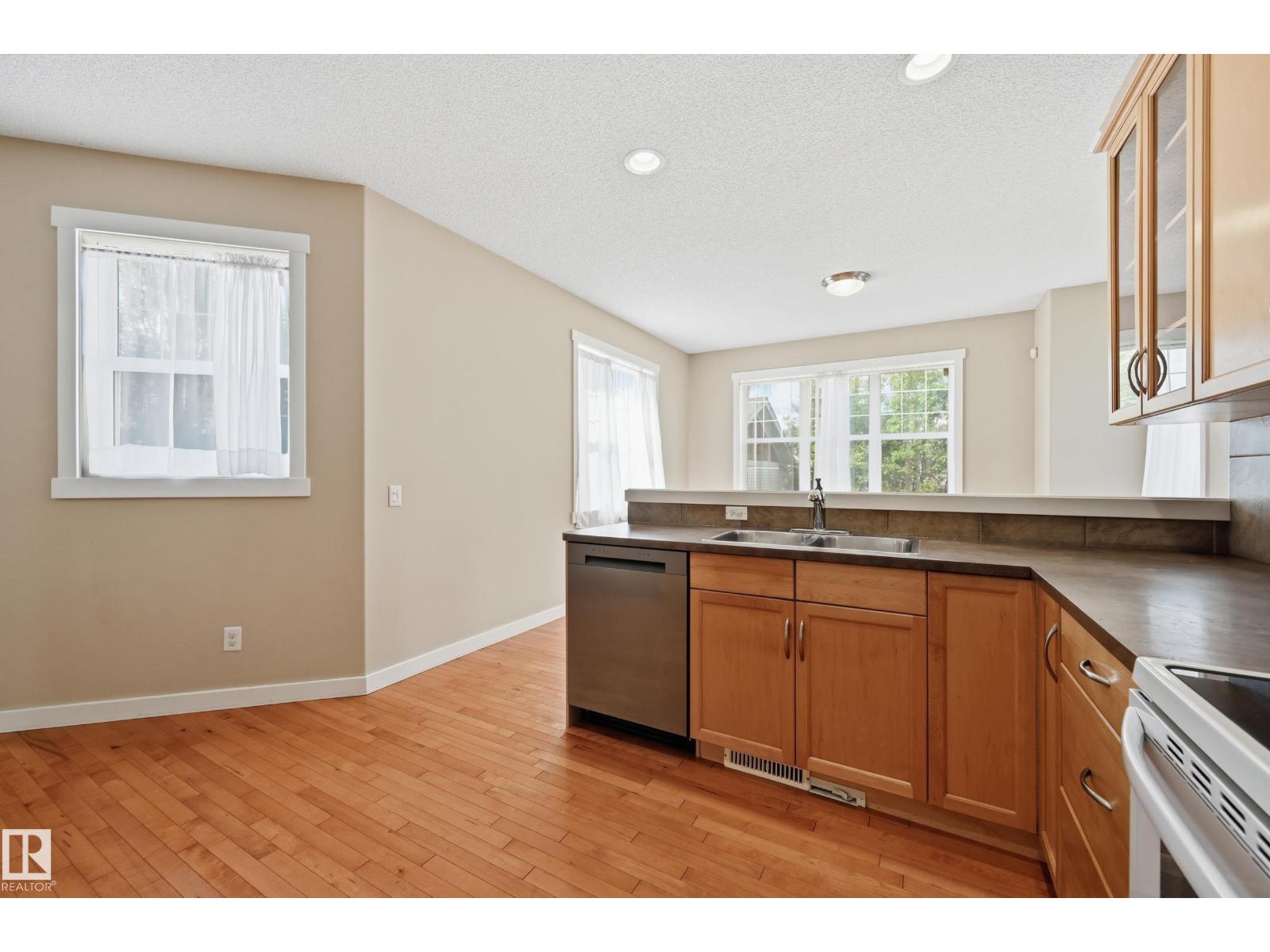 1320 KAPYONG AV NW - 12