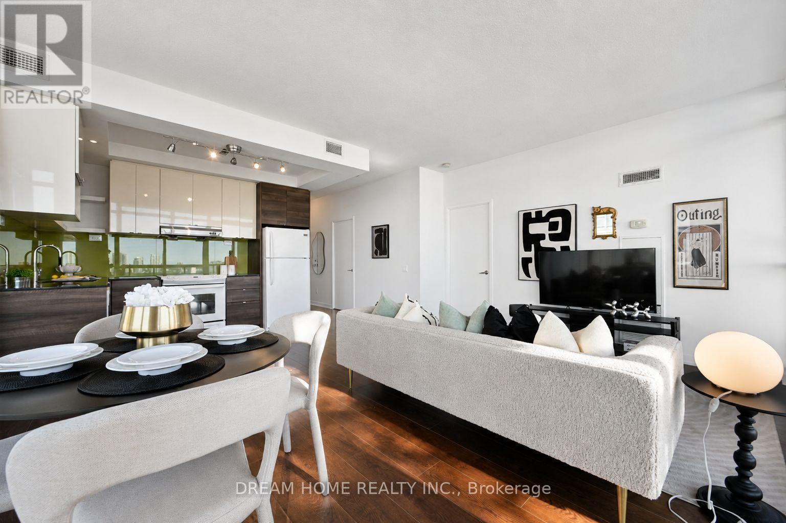 #2608 121 MCMAHON DRIVE - 11