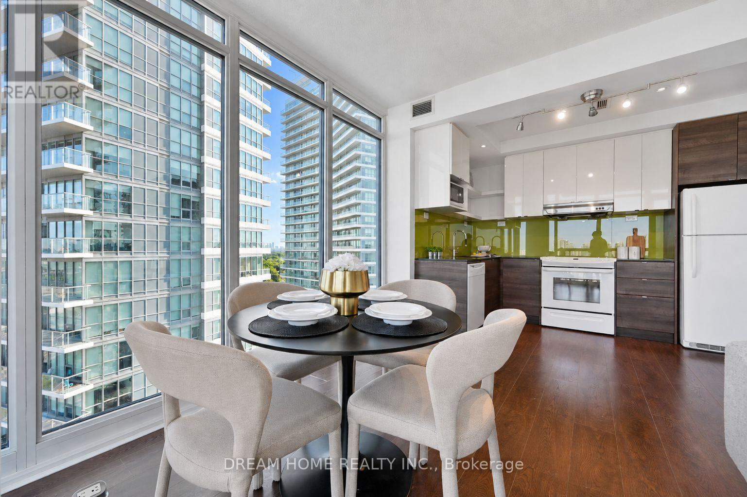 #2608 121 MCMAHON DRIVE - 16