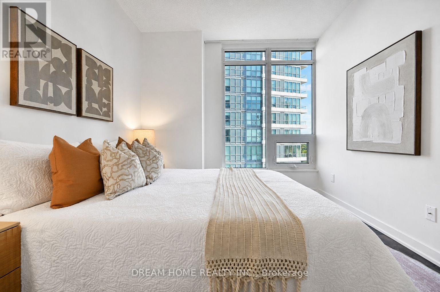 #2608 121 MCMAHON DRIVE - 27