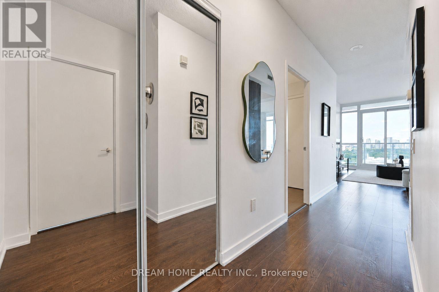 #2608 121 MCMAHON DRIVE - 4