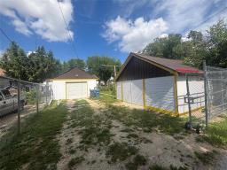 1026 Redwood Avenue, Winnipeg, MB R2X0Y2 Photo 9