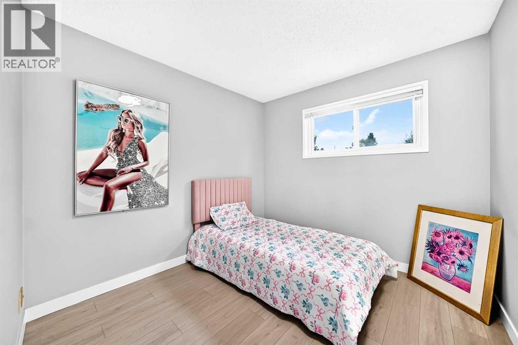 6832 37 Avenue NE - 23