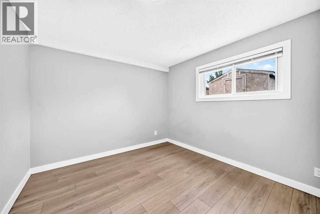 6832 37 Avenue NE - 38