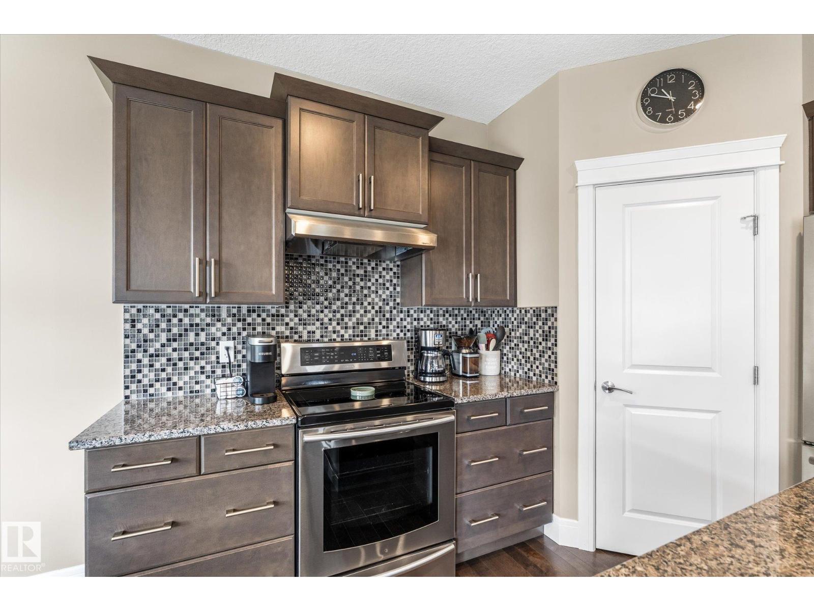 5749 56A St photo 5 — MLS® E4499076