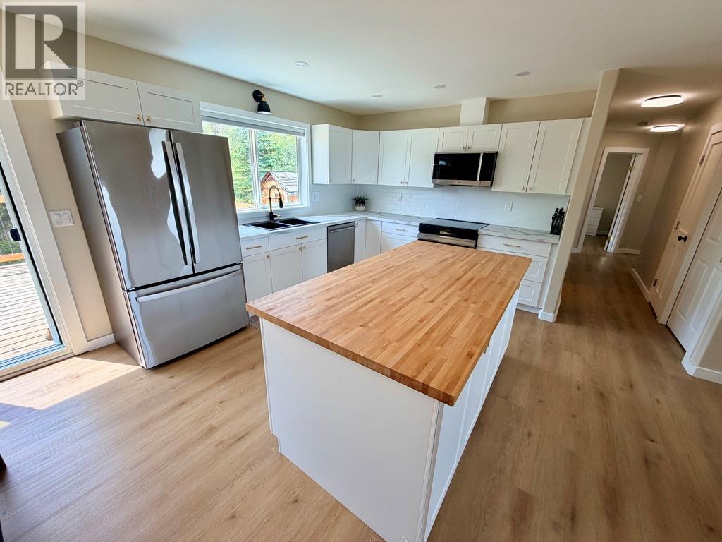 1037 Paradise Valley Subdivision, Dawson Creek