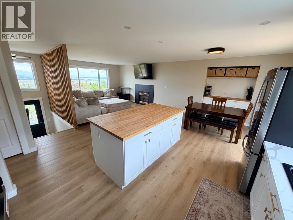 1037 Paradise Valley Subdivision, Dawson Creek