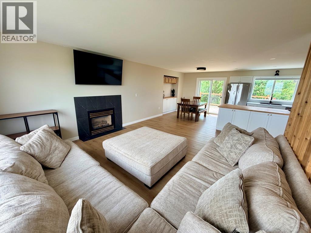 1037 Paradise Valley Subdivision, Dawson Creek