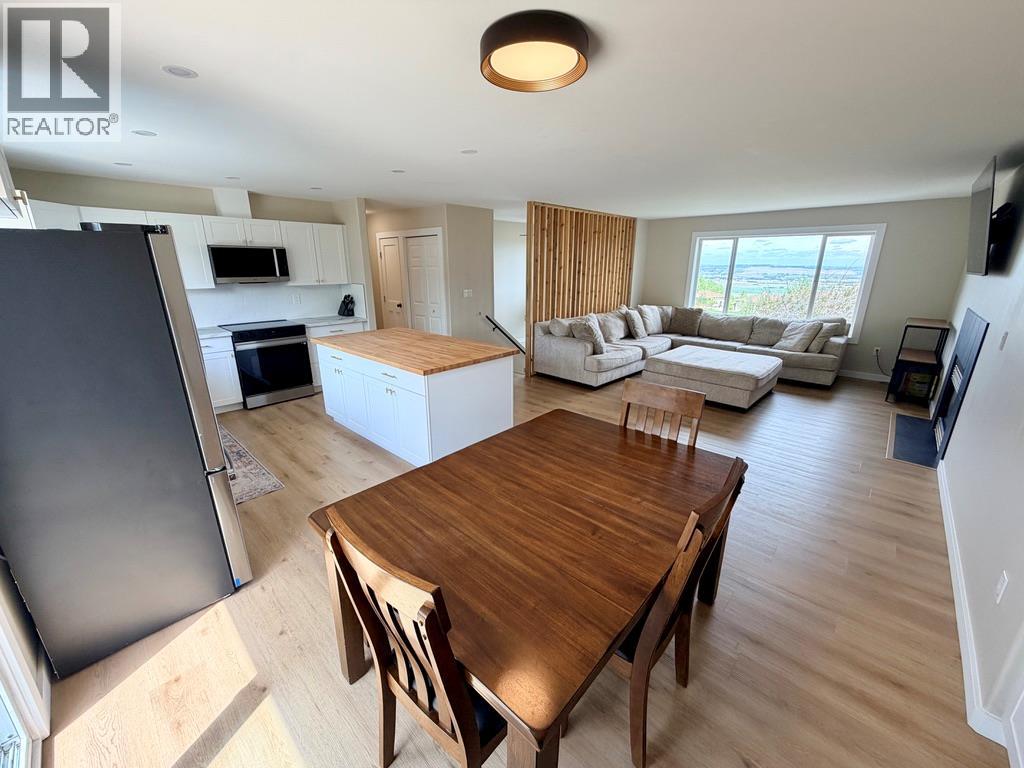 1037 Paradise Valley Subdivision, Dawson Creek