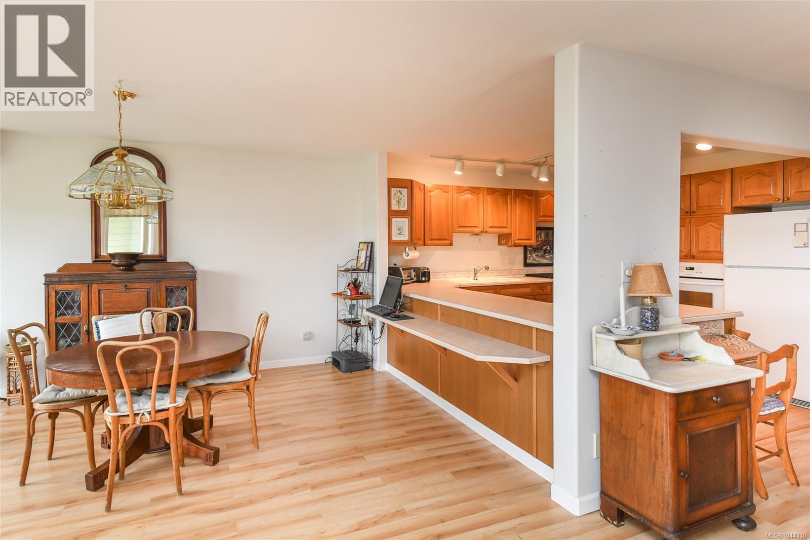#104 2970 Cliffe Ave - 16
