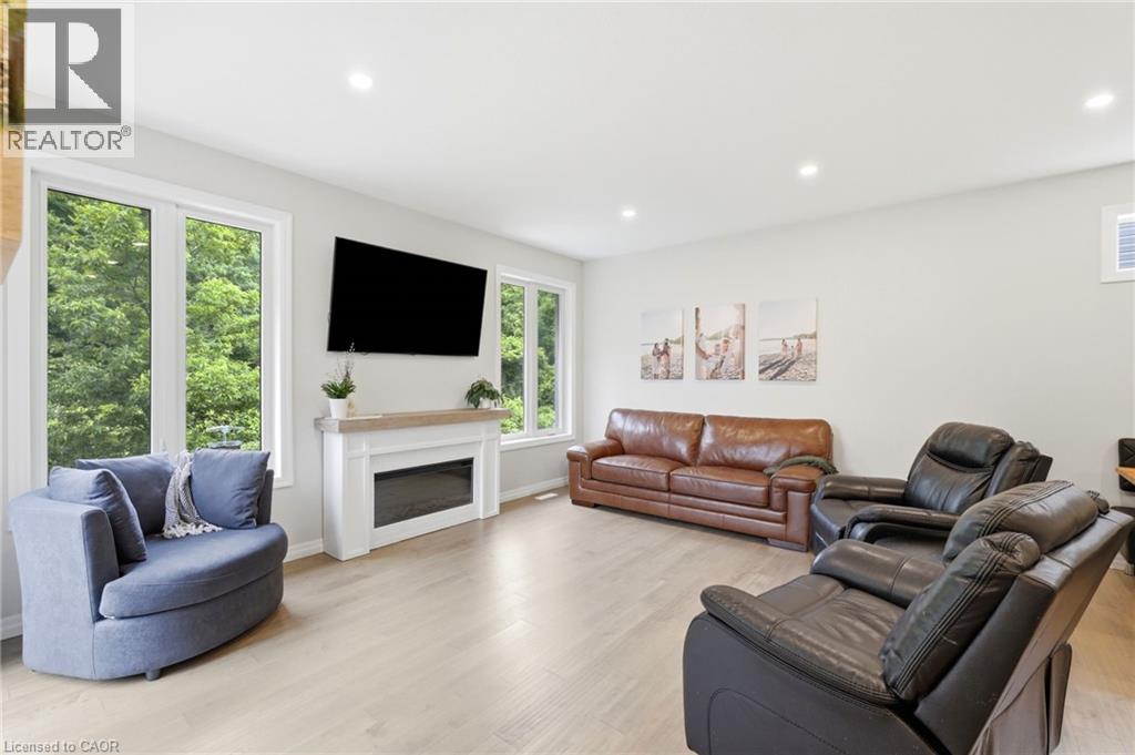 39 DUNNING Way - Image 6