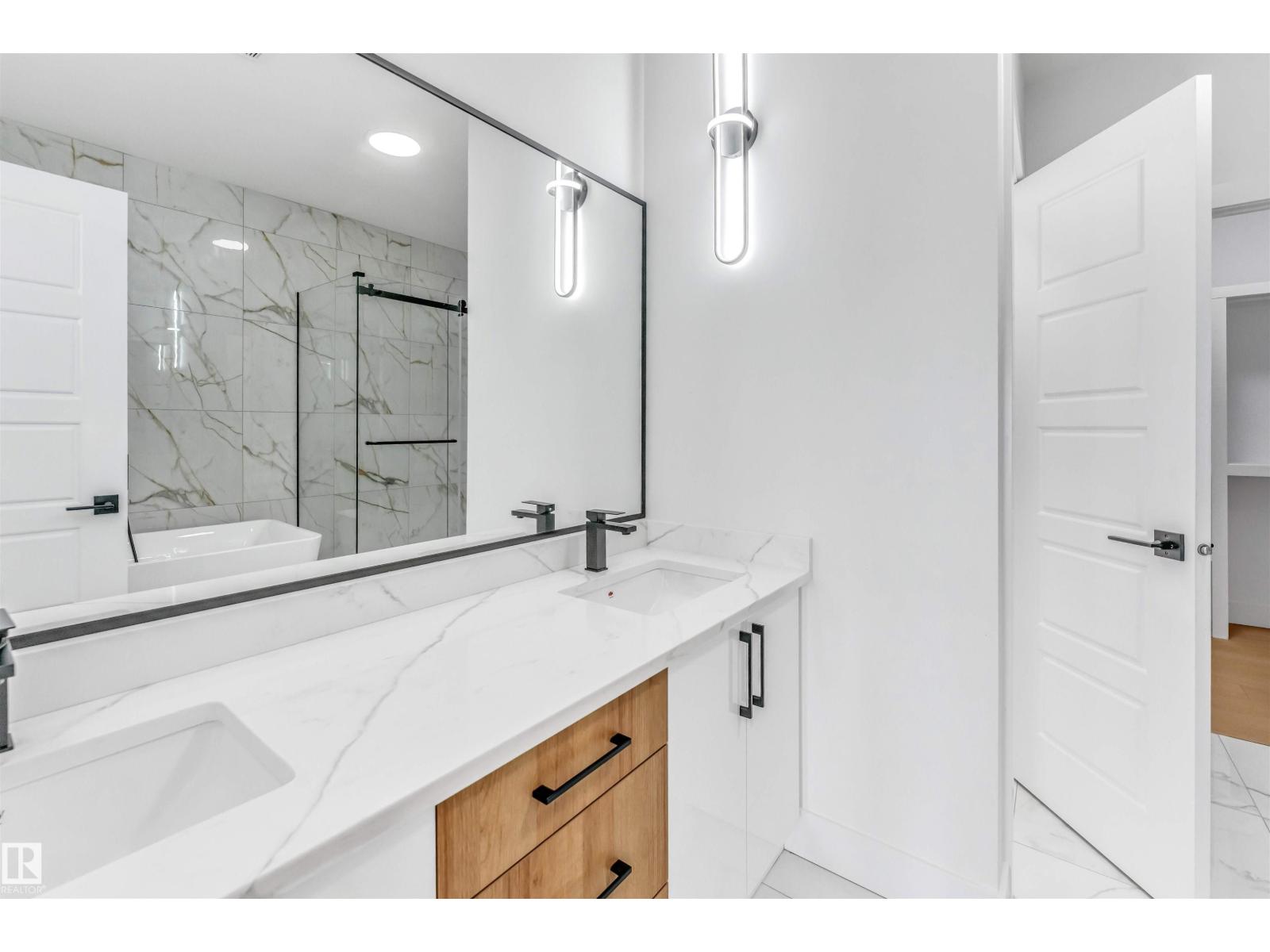 5904 SOLEIL BA - Image 42